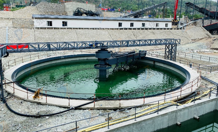 新一代無阻塞微量加藥濃密機(jī)